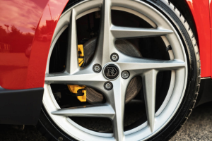 FIAT 500 Custom Wheels (4) - Kahn Design - 18"- Hyper Silver 