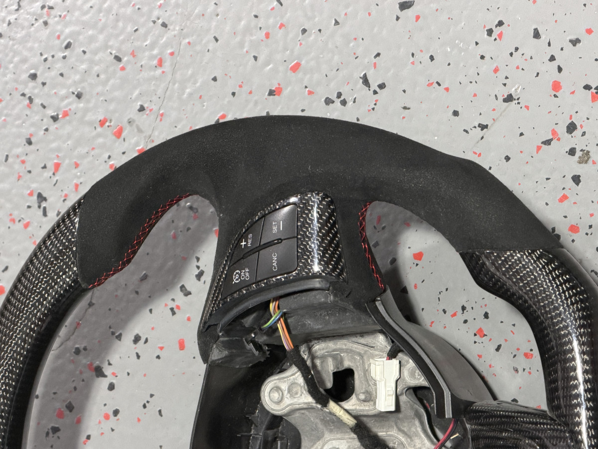 FIAT 124 Custom Steering Wheel - Carbon Fiber - Flat Top/ Flat Bottom w/ Italian Stripe - Perforated Leather