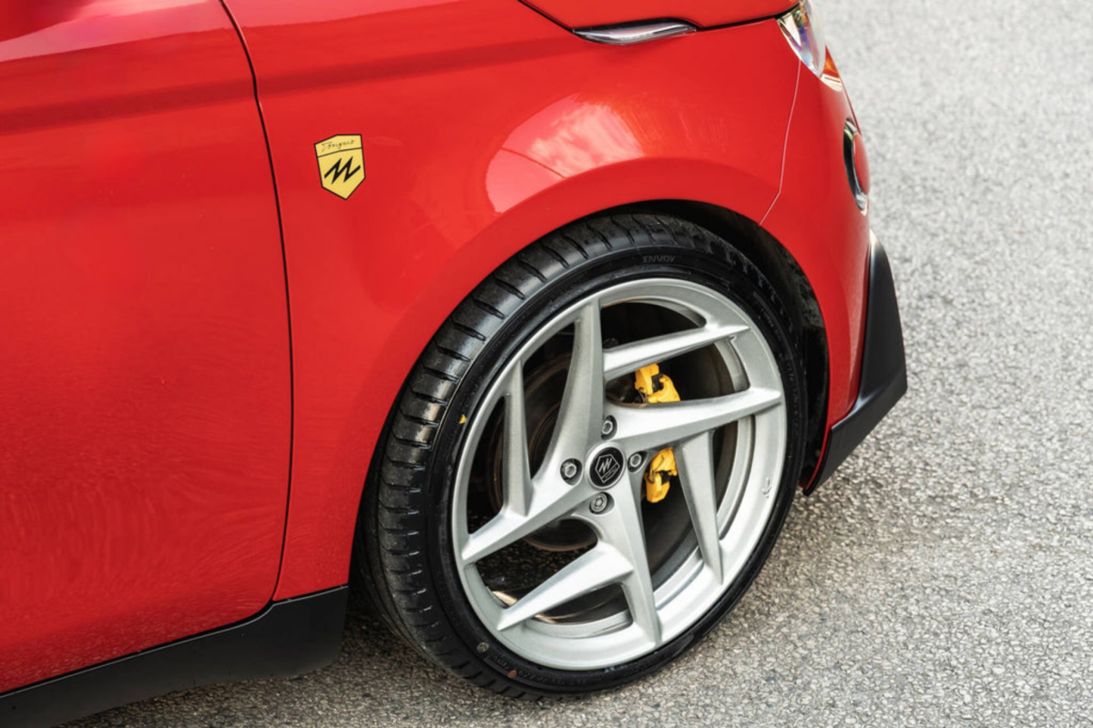 FIAT 500e Gen2 Custom Wheels (4) - Kahn Design - 18" - Hyper Silver 