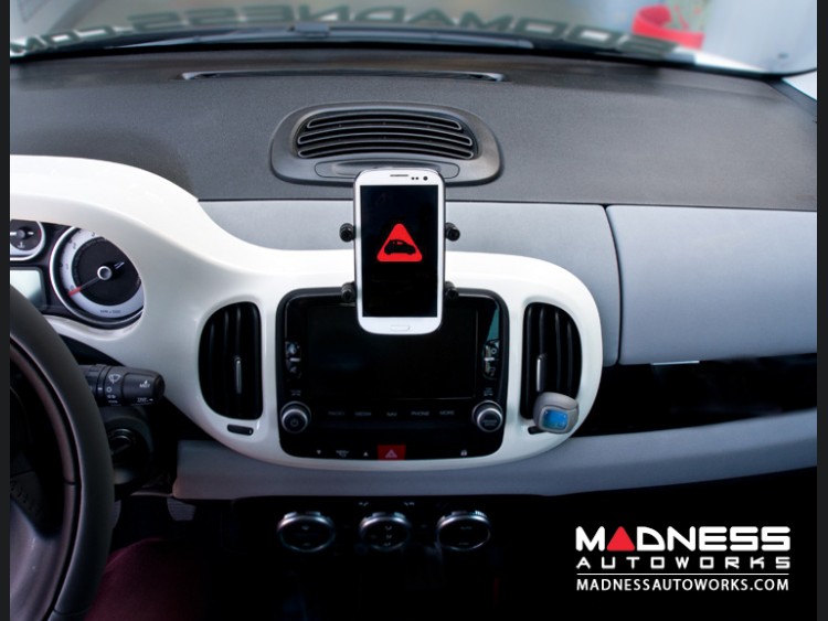 FIAT 500L Phone Mount - Dashboard Mount Style