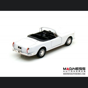 Alfa Romeo Spider 2600 - 1960 Soft Top Convertible (Down) - White 1:24