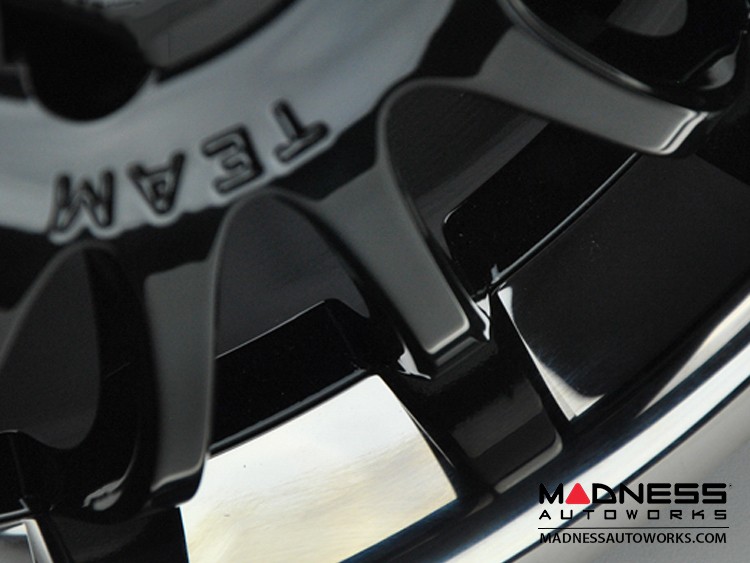 FIAT 500L Custom Wheels by Team Dynamics - Equinox - 18" - Gloss Black w/ Mirror Lip