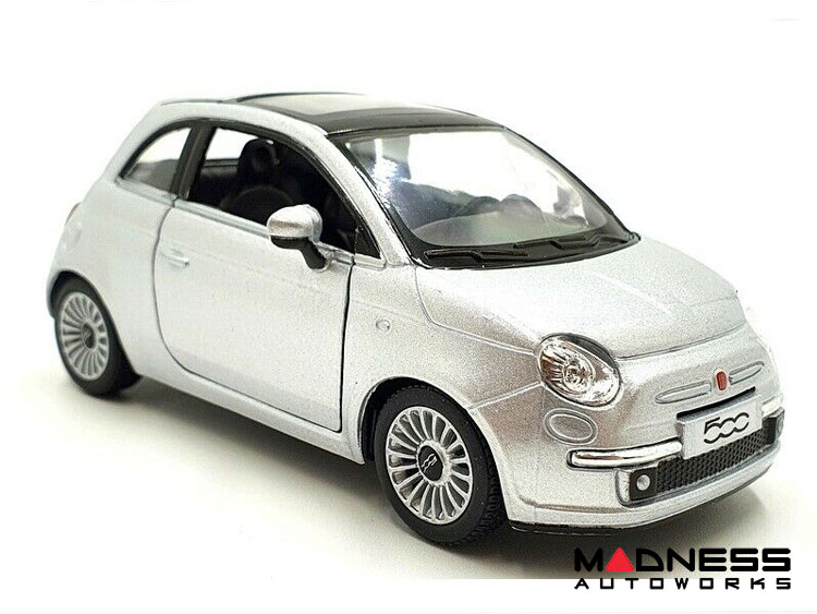 Fiat 500C white Mondo Motors 1:18 